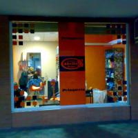 Peluquería Cabellos. Rotulación de vinilos en Sevilla