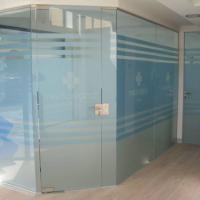 Rotulación de Vinilos ácido azul y plata, Medicaldent San Ramón de Nonat Barcelona