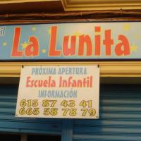 Rótulo cartel La lunita Guardería En Dos Hermanas Sevilla