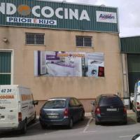 Rótulo cartel Mundo Cocina Dos Hermanas Sevilla