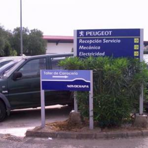 Rótulo cartel Novochapa  y Peugeot Automares Sevilla