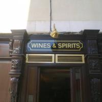 Rótulo cartel Wines & Spirits, Dos Hermanas Sevilla