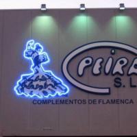 Rótulo de letras y logos de neón pírex. Trajes de Flamenca Peira Dos Hermanas Sevilla