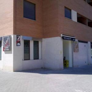 Rótulo luminoso corpóreo. Restaurante Ciao Mairena del Aljarafe caja luminosa en acero inoxidable calado