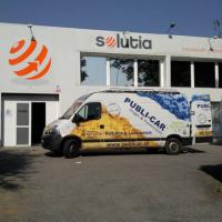 Solutia innovación y tecnología. Frente rotulado en vinilos de corte. Sevilla