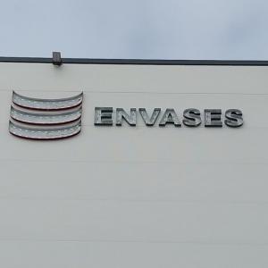 Letras corpóreas en aluminio lacado para Envases Sevilla. Letras corpóreas en aluminio lacado para Envases Sevilla.