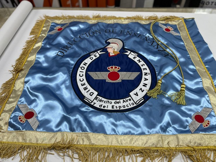 Guión Banderín bordado de compañía en doble raso bordado. Dirección de Enseñanza Ejército del Aire y del Espacio.