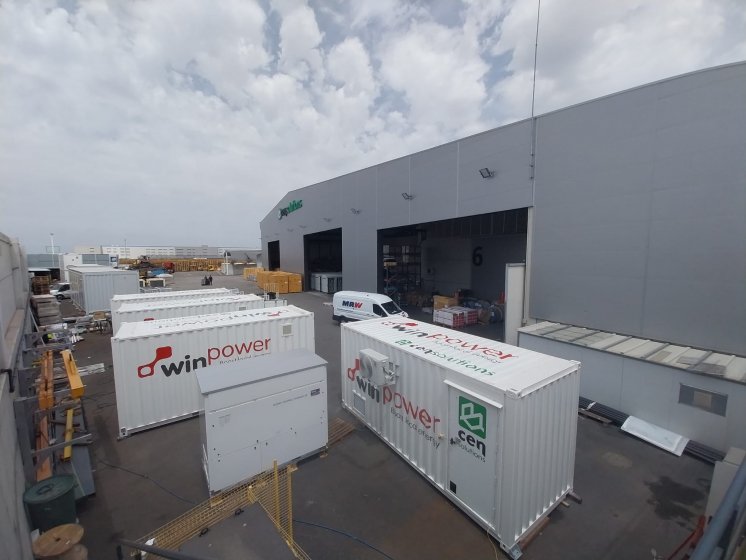 Rotulaci&oacute;n de contenedores container en vinilo de corte especial para CenSolutions en Dos Hermanas Sevilla.