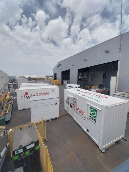 Rotulaci&oacute;n de contenedores container en vinilo de corte especial para CenSolutions en Dos Hermanas Sevilla.