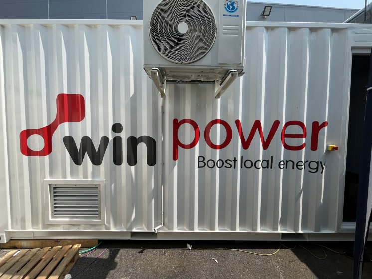 Rotulaci&oacute;n de contenedores container en vinilo de corte especial para CenSolutions en Dos Hermanas Sevilla.