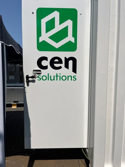 Rotulaci&oacute;n de contenedores container en vinilo de corte especial para CenSolutions en Dos Hermanas Sevilla.