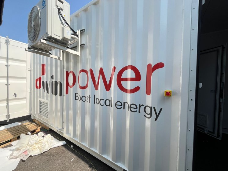 Rotulaci&oacute;n de contenedores container en vinilo de corte especial para CenSolutions en Dos Hermanas Sevilla.