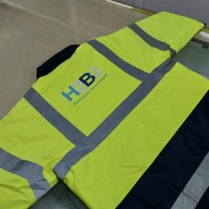 Ropa laboral para H2B2 Dos Hermanas en Sevilla.