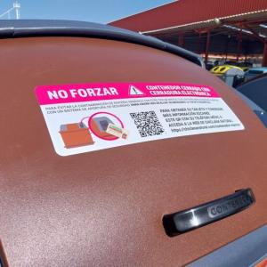 Rotulaci&oacute;n de contenedores en vinilo de alto agarre para el Ayuntamiento de Chiclana C&aacute;diz.