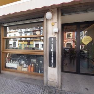 Rotulaci&oacute;n de cristal en vinilo de corte. Trabajos para Pobrelavaca.