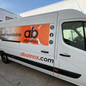 Rotulación de furgoneta en vinilo laminado UV. Alborinox en Dos Hermanas Sevilla.