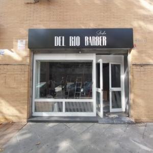 R&oacute;tulo caja corp&oacute;rea luminosa con frente calado para Barber Sevilla.