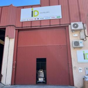 R&oacute;tulo cartel en bandeja con bastidor interior y rotulado con protecci&oacute;n UV. Para ID Hosterler&iacute;a en Dos Hermanas Sevilla.