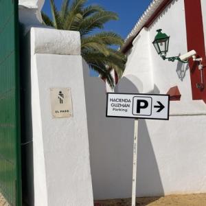 R&oacute;tulo cartel indicador de finca para Acesur en Sevilla.