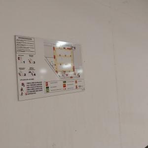 R&oacute;tulo cartel indicador para centro comercial en Alacal&aacute; de Guadaira Sevilla.