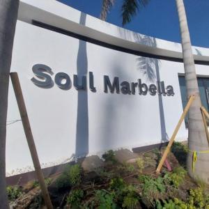 Rótulo en letras corpóreas de acero inoxidable en Sotogrande. Trabajos para Bilba Constructora Andalucía en Álora Málaga. Rótulo en letras corpóreas de acero inoxidable en Sotogrande. Trabajos para Bilba Constructora Andalucía en Álora Málaga.