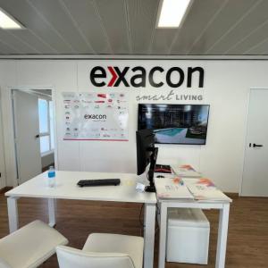 R&oacute;tulo recortado en PVC y lacado para Exxacon Entren&uacute;cleos Dos Hermanas Sevilla.