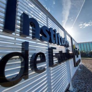 Rótulos en letras corpóreas iluminadas con led, Instituto Cajasol. Trabajo para el Grupo Recio en Sevilla. Rótulos en letras corpóreas iluminadas con led, Instituto Cajasol. Trabajo para el Grupo Recio en Sevilla.