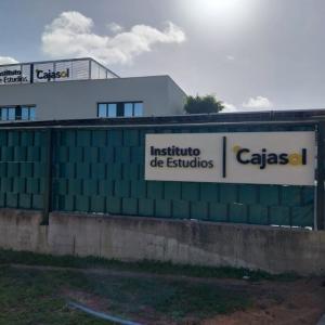 Rótulos en letras corpóreas iluminadas con led, Instituto Cajasol. Trabajo para el Grupo Recio en Sevilla. Rótulos en letras corpóreas iluminadas con led, Instituto Cajasol. Trabajo para el Grupo Recio en Sevilla.