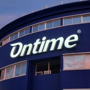 Rótulos en letras corpóreas iluminadas con led, Ontime. Trabajo para el Spal Servicios en Sevilla. Rótulos en letras corpóreas iluminadas con led, Ontime. Trabajo para el Spal Servicios en Sevilla.