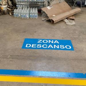 Se&ntilde;alizaci&oacute;n de suelo para fabrica de Domar en Sevilla.