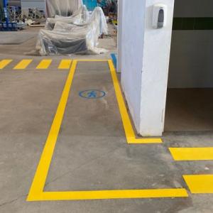 Se&ntilde;alizaci&oacute;n de suelo para fabrica de Domar en Sevilla.