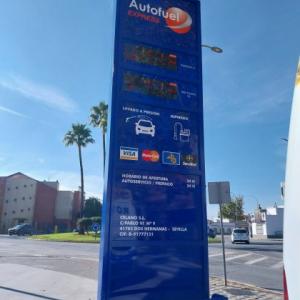 Tótem para gasolinera Autofuel en Dos Hermanas, Sevilla. Tótem para gasolinera Autofuel en Dos Hermanas, Sevilla.