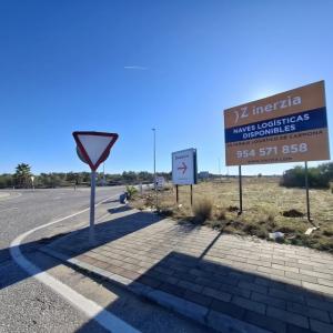 Valla de 4x3 m para Iventia Publicidad en Sevilla.