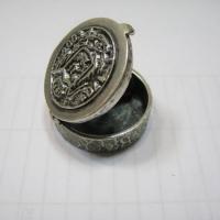 Asociaci&oacute;n Sagunto 7, Sevilla. Pastillero en plata grabado