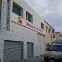 Comercial del Motor, Sevilla. Frente calado + iluminación