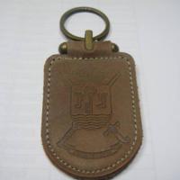 Cuartel General de la Fuerza Terrestre ( Futer ) Capitan&iacute;a General de Sevilla. llavero en piel de ubrique termosellado.