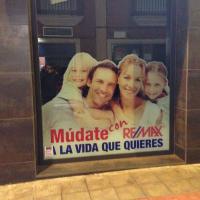 Re/Max, Dos Hermanas Sevilla.  Rotulación de vinilos en impresión digital y al ácido