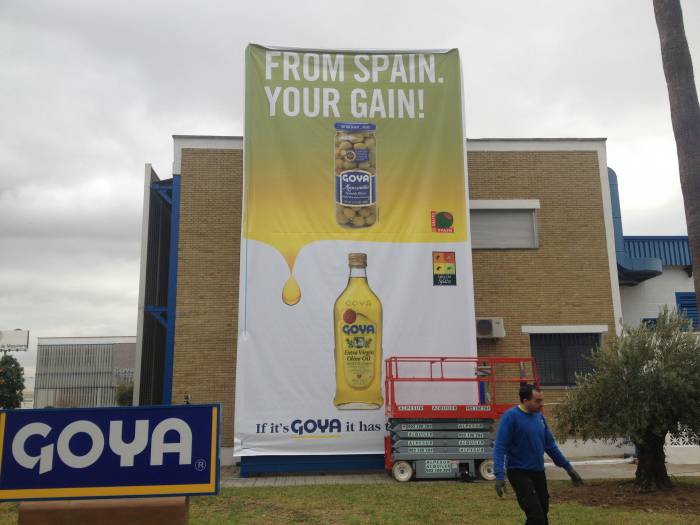 Fábrica de aceites Goya en España, Ctra Sevilla Málaga. Cartel lona publicitaria de Gran formato ecoflex de 9x5 mts