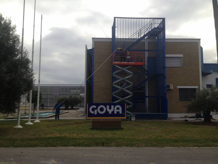 Fábrica de aceites Goya en España, Ctra Sevilla Málaga. Cartel lona publicitaria de Gran formato ecoflex de 9x5 mts