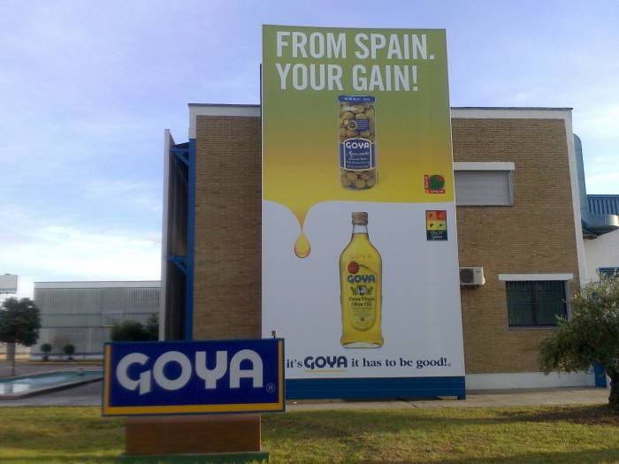 Fábrica de aceites Goya en España, Ctra Sevilla Málaga. Cartel lona publicitaria de Gran formato ecoflex de 9x5 mts