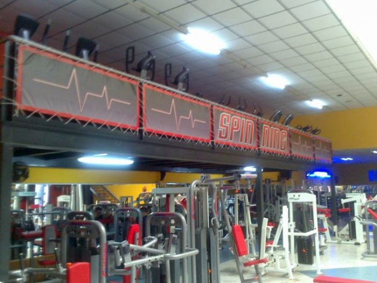 Impresión digital sobre Lona enmarcada. Gim Bodymaster Dos Hermanas Sevilla