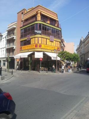 Lista, La boutique del Caballero, Sevilla.  Rotulaci&oacute;n de vinilos en impresi&oacute;n digital