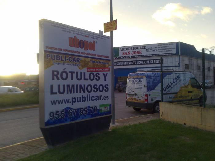Mueble Directorio de Empresas luminoso, Polígono Industrial La Estrella Coria del Río Sevilla