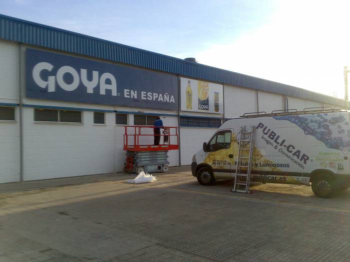 Rotulación de frente de chapa. Fábrica de aceites Goya, Ctra Sevilla Málaga
