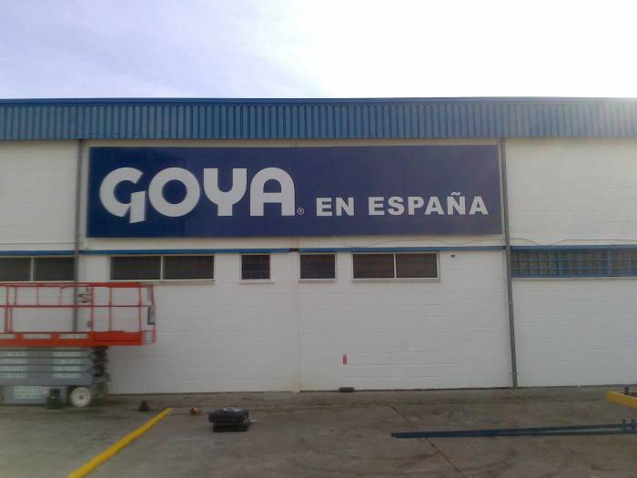 Rotulación en vinilo sobre chapa Fábrica de aceites Goya, Ctra Sevilla Málaga