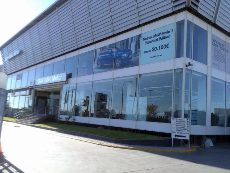 Rotulación de vinilos en impresión digital laminado. San Pablo Motor BMW Sevilla