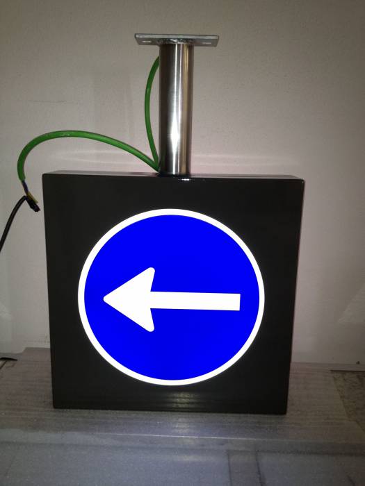 Rótulo cartel Caja de luz led y señales de tráfico parking subterráneo. Centro Comercial El Faro. Trabajos realizados para Acciona Facility Services SA