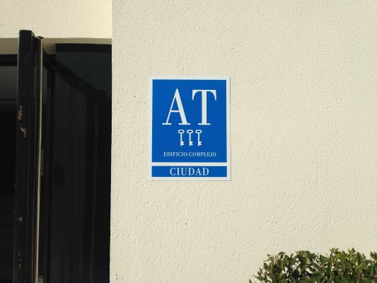 Rótulo cartel con rotulación Hotel Turístico Simón Verde, Sevilla