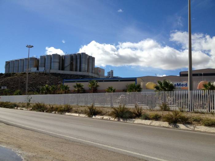 R&oacute;tulo cartel corp&oacute;reo. La Pedriza, f&aacute;brica de Carboneras Almer&iacute;a