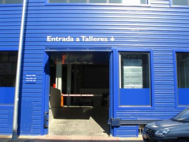 R&oacute;tulo Cartel Corp&oacute;reo en PVC Peugeot Motrisa Alcal&aacute; de Guadaira Sevilla